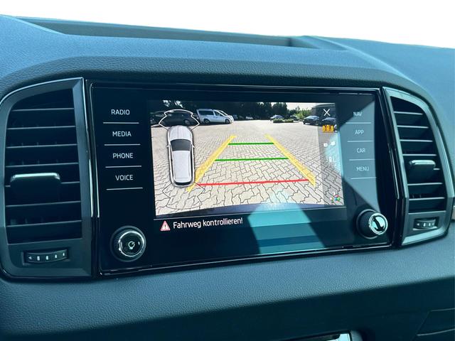 Skoda / Karoq / Schwarz / / / SHZ+ACC+KESSY+VICO+SMARTLINK+18'' ALU