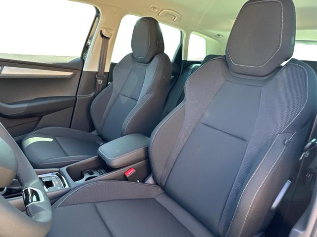 Skoda / Karoq / Schwarz / / / SHZ+ACC+KESSY+VICO+SMARTLINK+18'' ALU