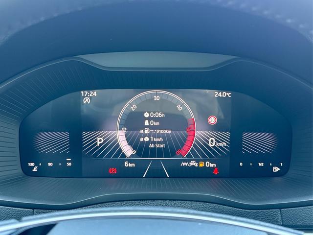 Skoda / Karoq / Schwarz / / / SHZ+ACC+KESSY+VICO+SMARTLINK+18'' ALU
