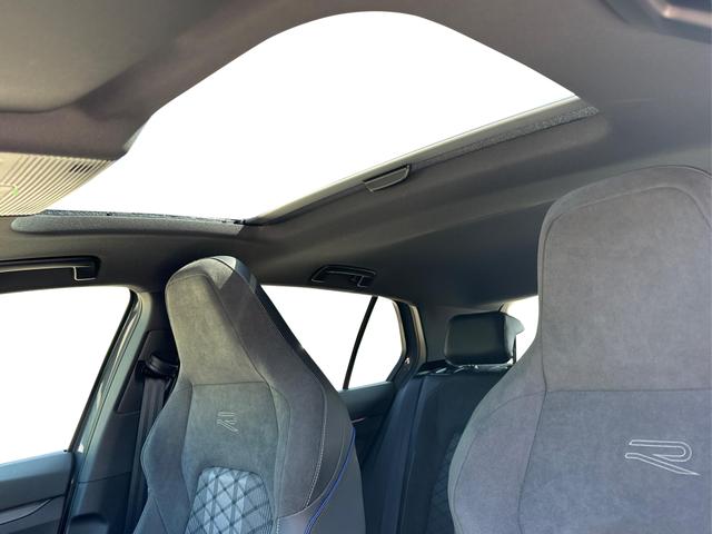 Volkswagen / Golf / Grau / / / PANO+KAMERA+ACC+LED-PLUS+18 ALU+SHZ+KESSY