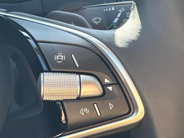 Skoda / Karoq / / / / , Beispielbilder, ggf. teilweise mit Sonderausstattung