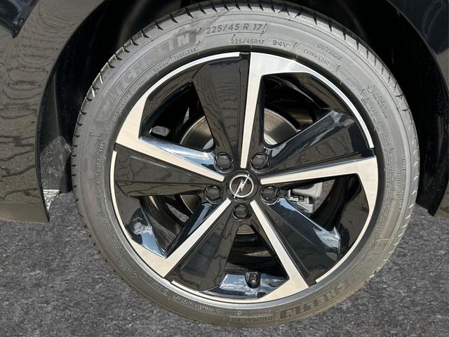 Opel / Astra Sports Tourer / / / / 