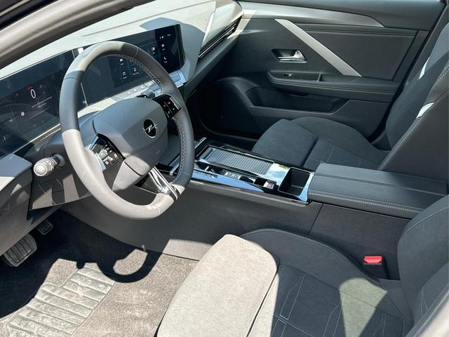 Opel / Astra Sports Tourer / / / / 