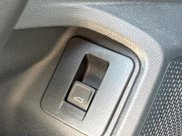 Cupra / Leon Sportstourer / Schwarz / / / ST FACELIFT+VOLL-LED+ACC+SHZ+PDC