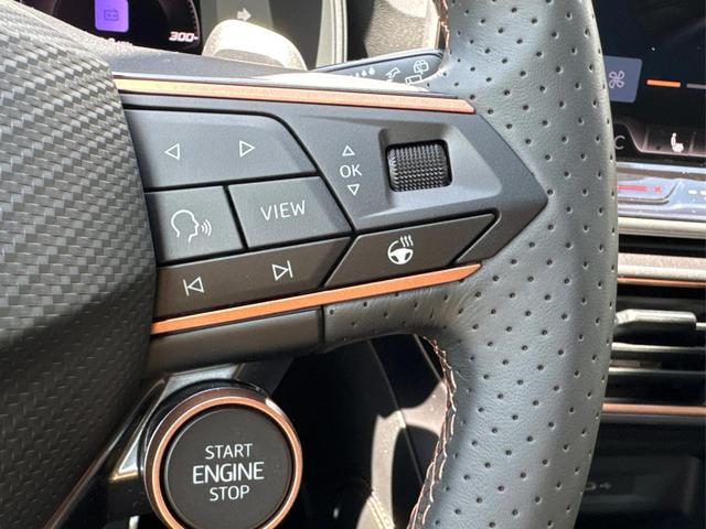 Cupra / Leon Sportstourer / Schwarz / / / ST FACELIFT+VOLL-LED+ACC+SHZ+PDC