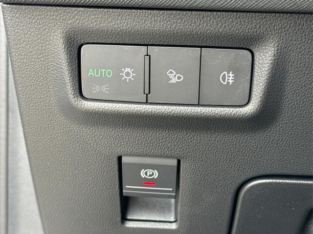 Skoda / Kodiaq / Weiß / / / DSG+NAVI+19'' ALU+ACC+KAMERA
