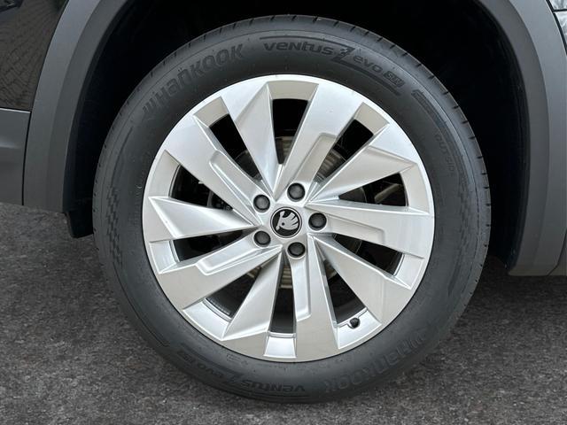 Skoda / Kodiaq / Schwarz / / / DSG+NAVI+19'' ALU+ACC+KAMERA