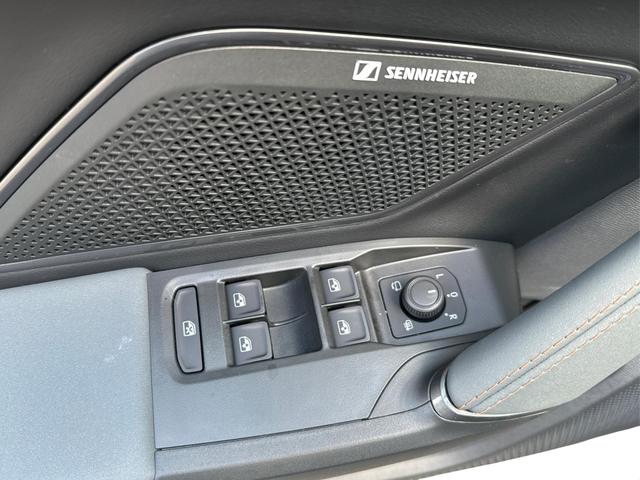 Cupra / Formentor / Grau / / / 4Drive BREMBO+MATRIX+NAVI+SENNHEISER, Beispielbilder, ggf. teilweise mit Sonderausstattung
