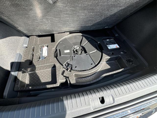 Cupra / Formentor / Grau / / / 4Drive BREMBO+MATRIX+NAVI+SENNHEISER, Beispielbilder, ggf. teilweise mit Sonderausstattung