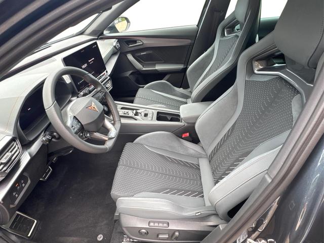 Cupra / Formentor / Grau / / / 4Drive BREMBO+MATRIX+NAVI+SENNHEISER, Beispielbilder, ggf. teilweise mit Sonderausstattung