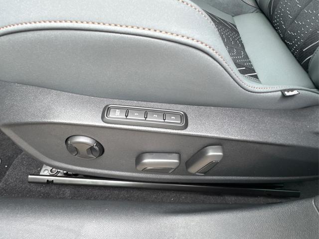 Cupra / Formentor / Grau / / / 4Drive BREMBO+MATRIX+NAVI+SENNHEISER, Beispielbilder, ggf. teilweise mit Sonderausstattung