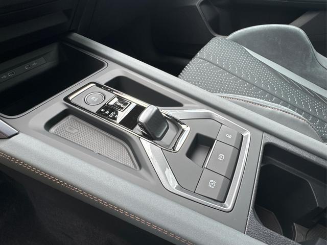 Cupra / Formentor / Grau / / / 4Drive BREMBO+MATRIX+NAVI+SENNHEISER, Beispielbilder, ggf. teilweise mit Sonderausstattung