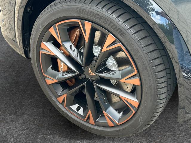 Cupra / Formentor / Grau / / / 4Drive BREMBO+MATRIX+NAVI+SENNHEISER, Beispielbilder, ggf. teilweise mit Sonderausstattung