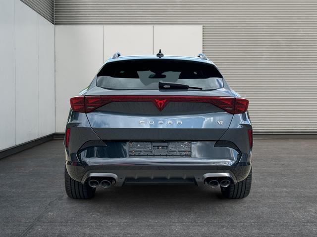 Cupra / Formentor / Grau / / / 4Drive BREMBO+MATRIX+NAVI+SENNHEISER, Beispielbilder, ggf. teilweise mit Sonderausstattung