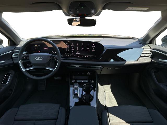 Audi / A5 Avant / / / / AHK+KAMERA+EL. HECKKL.+NAVI+SHZ+17 LM