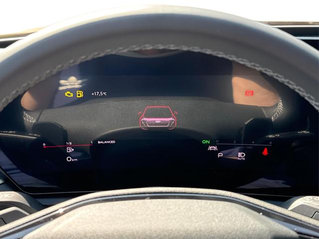 Audi / A5 Avant / / / / AHK+KAMERA+EL. HECKKL.+NAVI+SHZ+17 LM