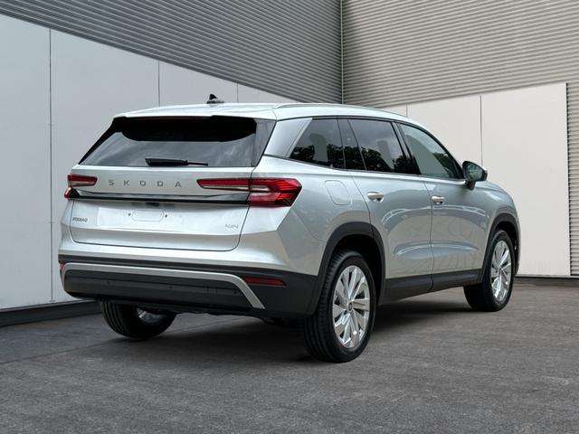 Skoda / Kodiaq / Silber / / / 4WD+DSG+NAVI+19'' ALU+ACC+KAMERA