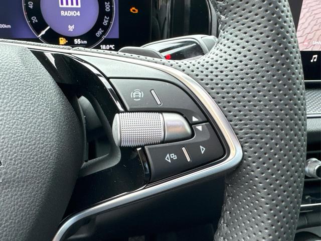 Skoda / Kodiaq / Silber / / / 4WD+DSG+NAVI+19'' ALU+ACC+KAMERA