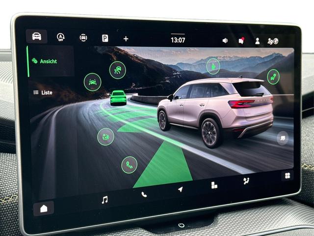 Skoda / Kodiaq / Silber / / / 4WD+DSG+NAVI+19'' ALU+ACC+KAMERA