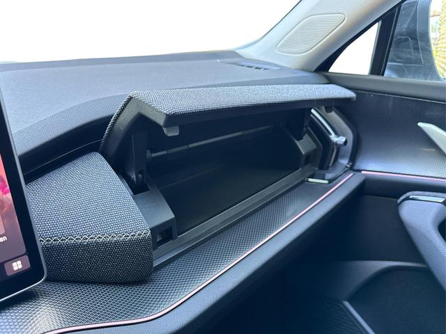 Skoda / Kodiaq / Schwarz / / / 4WD+AHK+NAVI+19''ALU+ACC+KAMERA+MEMORY+KESSY