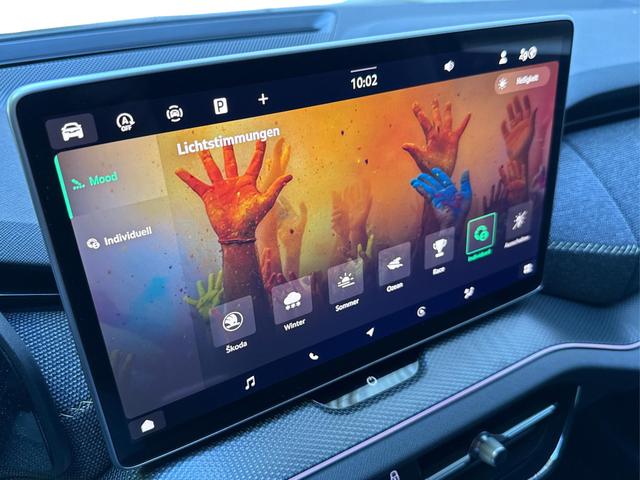 Skoda / Kodiaq / Schwarz / / / 4WD+AHK+NAVI+19''ALU+ACC+KAMERA+MEMORY+KESSY