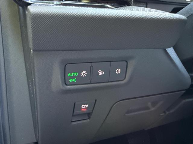 Skoda / Kodiaq / Schwarz / / / 4WD+AHK+NAVI+19''ALU+ACC+KAMERA+MEMORY+KESSY