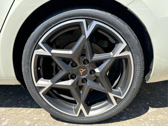Cupra / Leon Sportstourer / Grau / / / ST FACELIFT+KAMERA+EL. HECKKL.+ACC+19 ALU
