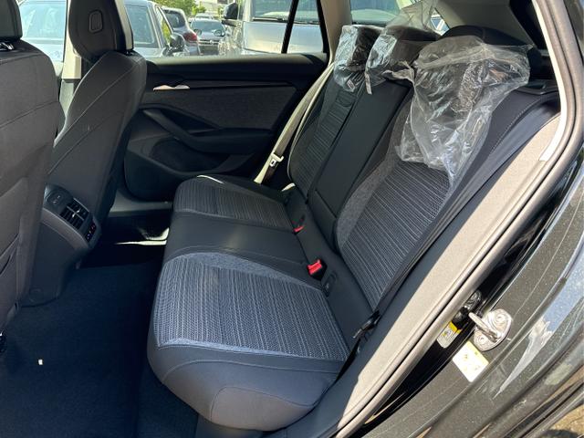 Skoda / Superb Combi / / / / DSG+4WD+AHK+NAVI+EL. HECKKL.+SHZ V+H
