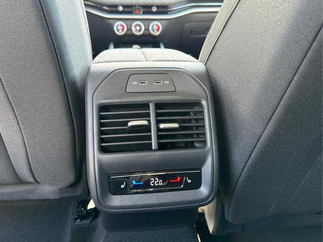 Skoda / Superb Combi / / / / DSG+4WD+AHK+NAVI+EL. HECKKL.+SHZ V+H