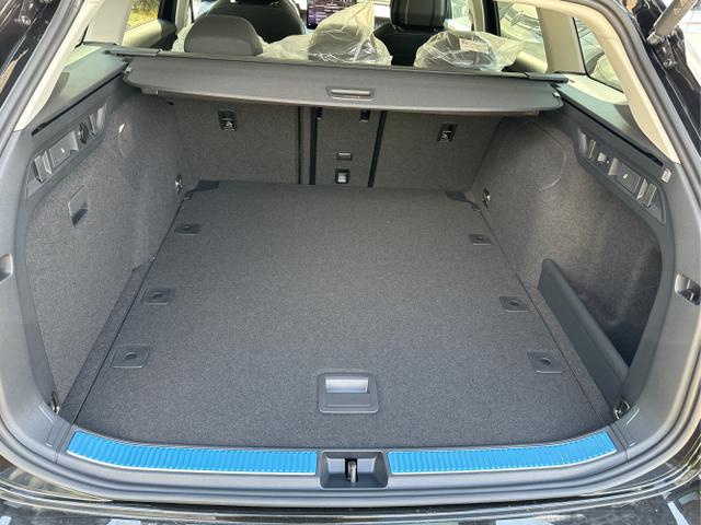 Skoda / Superb Combi / / / / DSG+4WD+AHK+NAVI+EL. HECKKL.+SHZ V+H