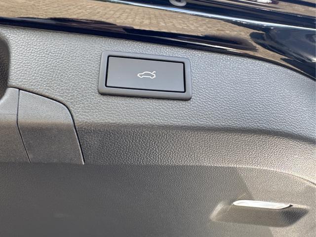Skoda / Superb Combi / / / / DSG+4WD+AHK+NAVI+EL. HECKKL.+SHZ V+H