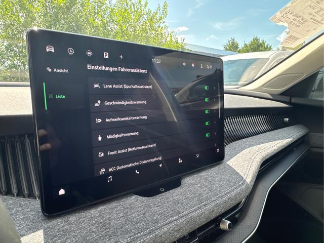 Skoda / Superb Combi / / / / DSG+4WD+AHK+NAVI+EL. HECKKL.+SHZ V+H