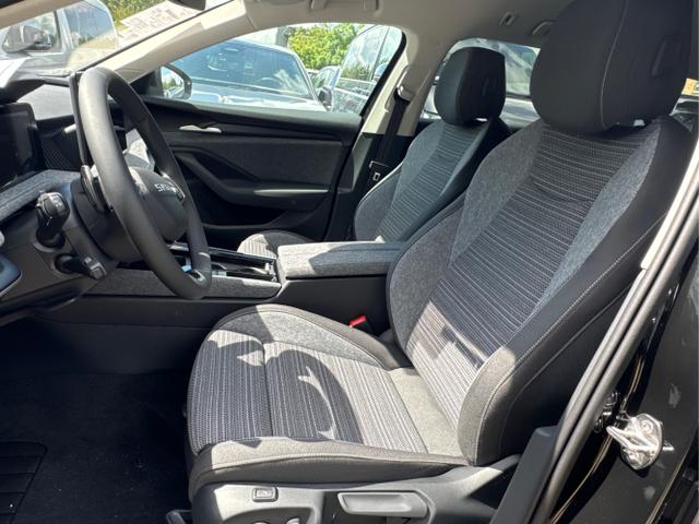 Skoda / Superb Combi / / / / DSG+4WD+AHK+NAVI+EL. HECKKL.+SHZ V+H