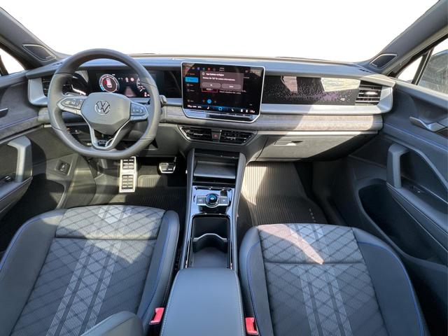 Volkswagen / Tayron / Schwarz / / / 7 SITZE+PANO+NAVI+ACC+KAMERA+EL.HECKKL.