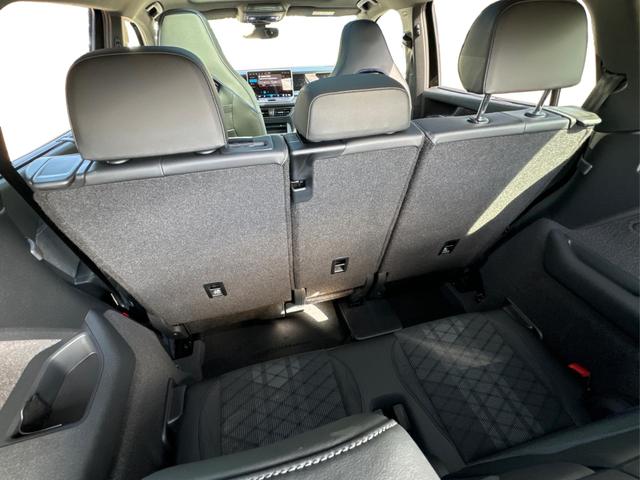 Volkswagen / Tayron / Schwarz / / / 7 SITZE+PANO+NAVI+ACC+KAMERA+EL.HECKKL.