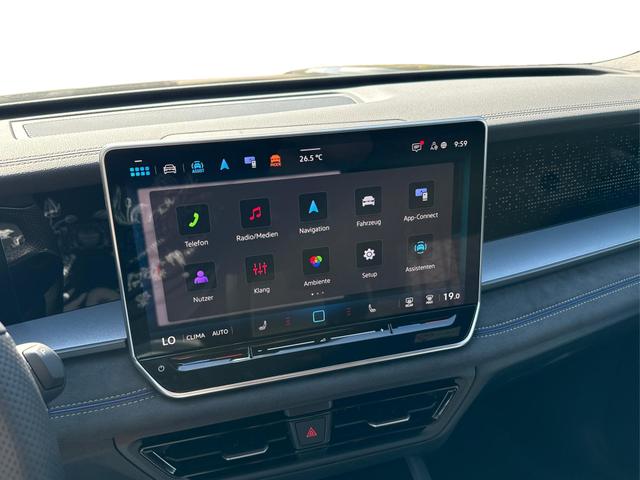 Volkswagen / Tayron / Grau / / / 7 SITZE+PANO+NAVI+ACC+KAMERA+EL. HECKKL.