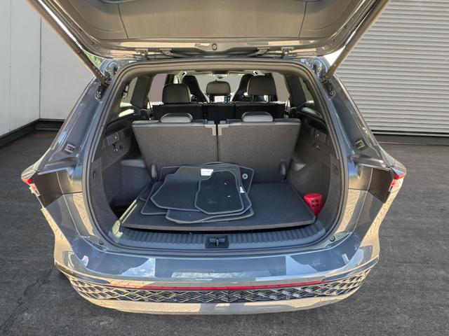 Volkswagen / Tayron / Grau / / / 7 SITZE+PANO+NAVI+ACC+KAMERA+EL. HECKKL.