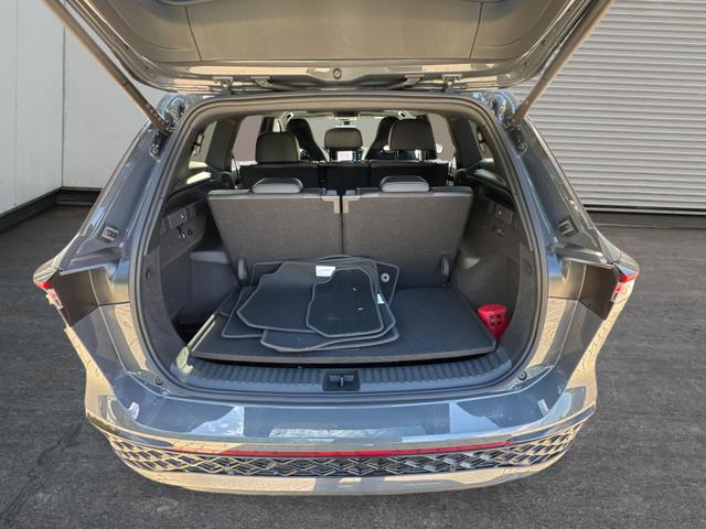 Volkswagen / Tayron / Grau / / / 7 SITZE+PANO+NAVI+ACC+KAMERA+EL. HECKKL.
