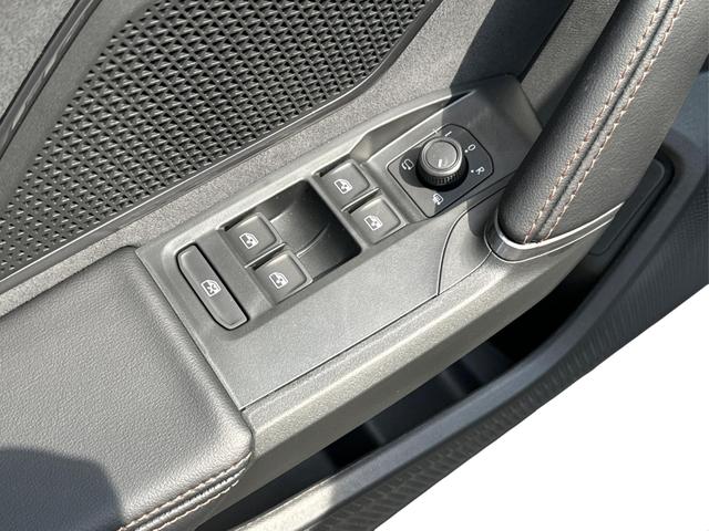Cupra / Leon Sportstourer / Grau / / / ST FACELIFT+KAMERA+EL. HECKKL.+ACC+19 ALU