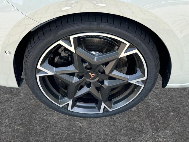 Cupra / Leon Sportstourer / Grau / / / ST FACELIFT+KAMERA+EL. HECKKL.+ACC+19 ALU