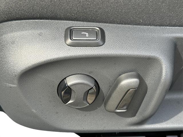 Skoda / Superb Combi / / / / DSG+4WD+AHK+NAVI+EL. HECKKL.+SHZ V+H