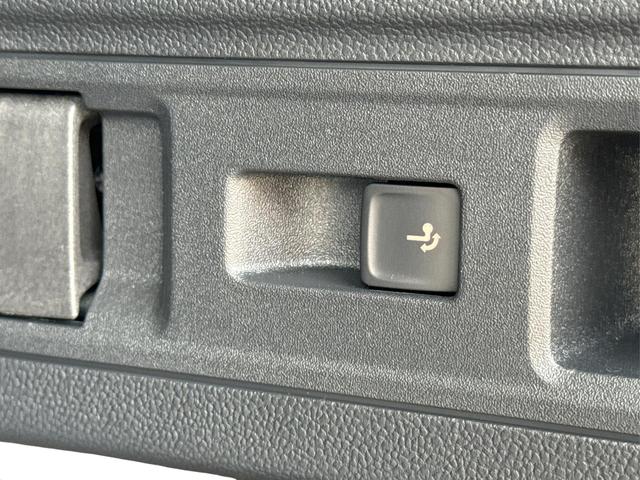 Skoda / Superb Combi / / / / DSG+4WD+AHK+NAVI+EL. HECKKL.+SHZ V+H