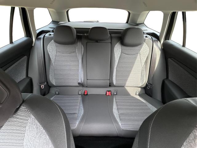 Skoda / Superb Combi / / / / DSG+4WD+AHK+NAVI+EL. HECKKL.+SHZ V+H