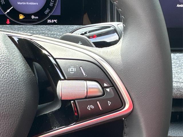 Skoda / Superb Combi / / / / DSG+4WD+AHK+NAVI+EL. HECKKL.+SHZ V+H
