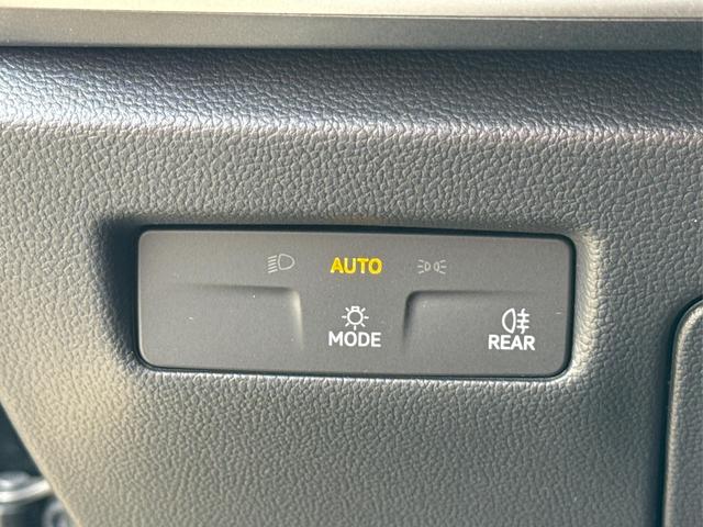 Skoda / Superb Combi / / / / DSG+4WD+AHK+NAVI+EL. HECKKL.+SHZ V+H