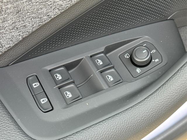 Skoda / Superb Combi / / / / DSG+4WD+AHK+NAVI+EL. HECKKL.+SHZ V+H