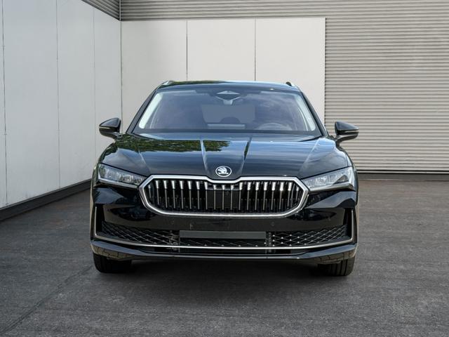 Skoda / Superb Combi / / / / DSG+4WD+AHK+NAVI+EL. HECKKL.+SHZ V+H