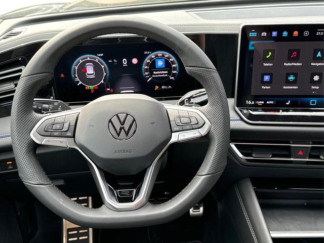 Volkswagen / Tiguan / Schwarz / / / DSG+HARMAN+20 ALU+MATRIX+MASSAGE+ACC+KAMERA