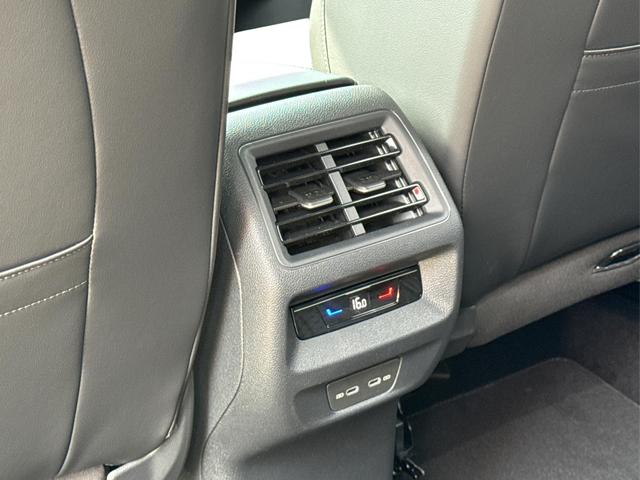 Volkswagen / Tiguan / Schwarz / / / DSG+HARMAN+20 ALU+MATRIX+MASSAGE+ACC+KAMERA