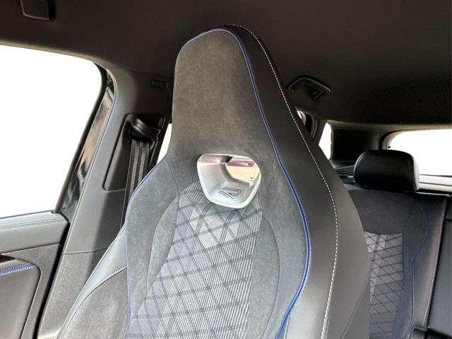 Volkswagen / Tiguan / Schwarz / / / DSG+HARMAN+20 ALU+MATRIX+MASSAGE+ACC+KAMERA
